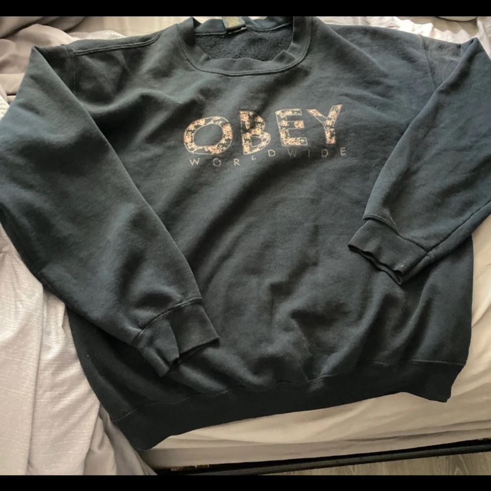Obey crewneck